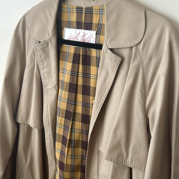 VINTAGE - Lord & Taylor Trench - Picture 4 of 7